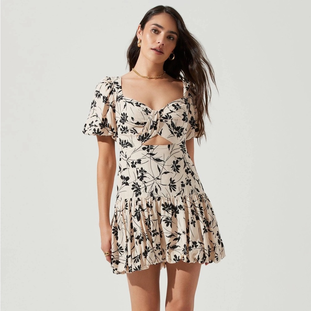 ASTR Siyah Floral Puff Sleeve Bubble Hem Dress Black Cream